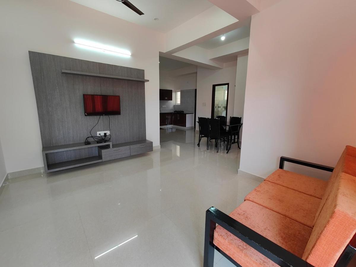 Meer Stay - Premium Service Apartments Vanivilasa Puram Exterior foto